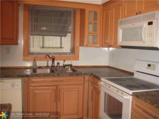 6423 7th St, Hollywood FL  33023-1519 exterior