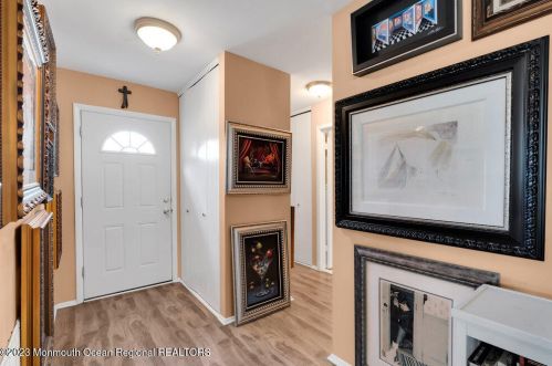 39 Sidney Ct, Bricktown, NJ 08724-2453