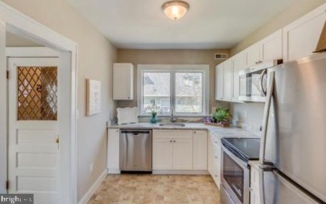 221 Kings Hwy, Camden NJ  08106-1616 exterior