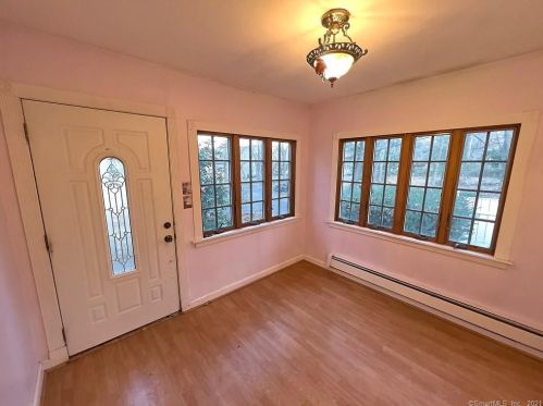 60 Driftway Rd, Danbury, CT 06811-5121