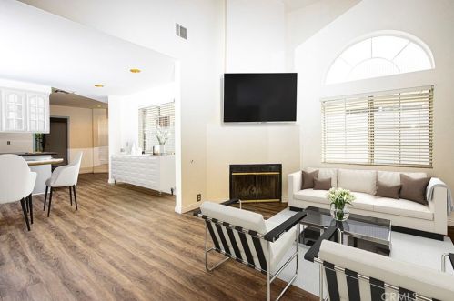 14809 Grevillea Ave, Lawndale, CA 90260-1458