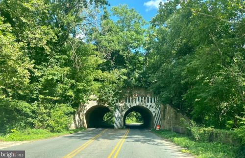 211 Shaw Ct, Fredericksburg VA  22405-2688 exterior