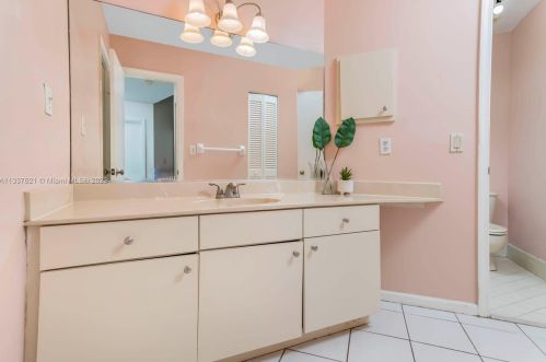 216 9th St, Dania Beach FL  33004-4439 exterior