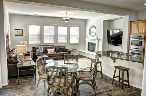 43708 Parkway Esplanade, La Quinta CA  92253-4099 exterior