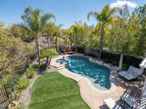 26908 Mirasol St, Santa Clarita, CA 91355-4940