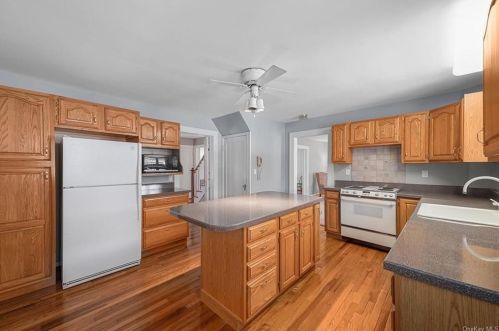 67 Main St, Washingtonville NY  10992-1212 exterior