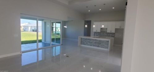 3305 1st Ter, Cape Coral, FL 33993-6905