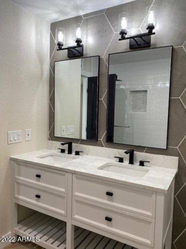 8532 Montecito Ave, Scottsdale AZ 85251-2813 exterior