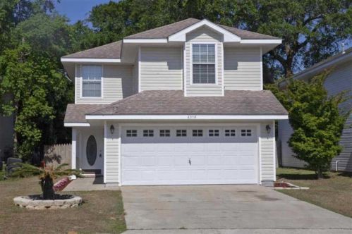 6358 Cottage Woods Dr, Milton, FL 32570-4182