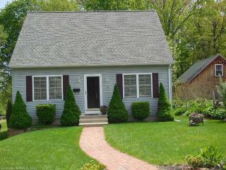 47 Orchard St, Terryville, CT 06786-6016