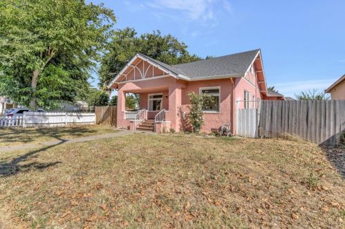 1205 San Benito St, Hollister, CA 95023-4843