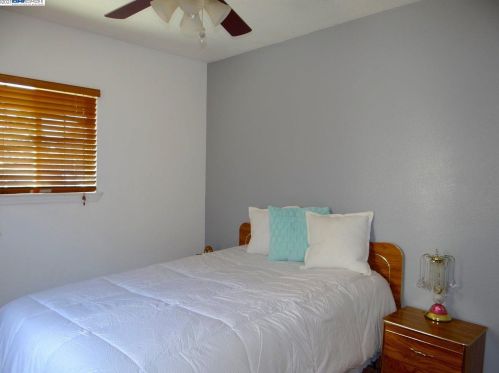 1434 Havenscourt Blvd, Oakland CA  94621-3628 exterior