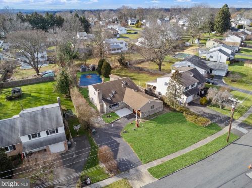 148 Hogeland Rd, Southampton, PA 18966-3329