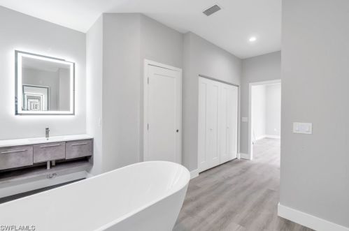 2813 45 St, Lehigh Acres FL 33976-4709 exterior