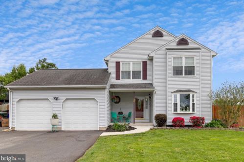 46 Charles Dr, New Castle, DE 19720-4670