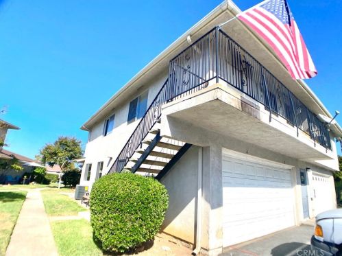 12153 Wintergreen Dr, Lakeside, CA 92040-4051