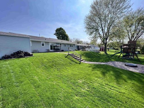 3551 Golf Dr, Green Bay, WI 54311-7732