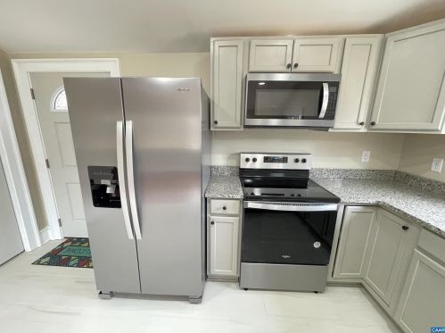 8577 Louisa Rd, Gordonsville VA  22942-6446 exterior