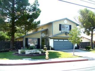 838 Arrowhead Trl, Henderson, NV 89002-8426
