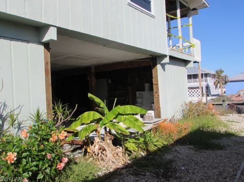 2360 Oleander St, Saint James City FL  33956-2030 exterior