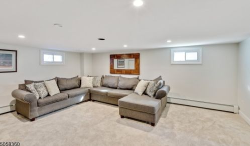 24 Burnham Rd, Greystone Park NJ  07950-1715 exterior