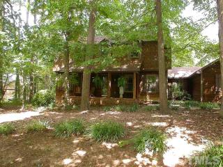 1324 Bloomingdale Dr, Cary, NC 27511-5945