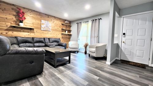 6247 Apple Valley Ct, Florence KY  41042-9380 exterior