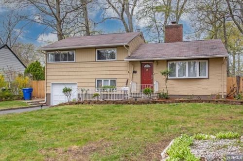 375 Hudson Ave, Englewood, NJ 07631-1404