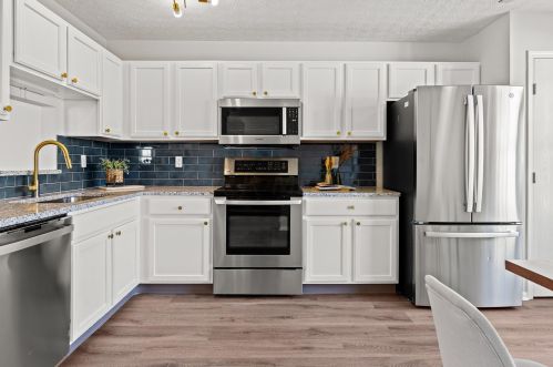 454 Grandlin Park Dr, Blacklick, OH 43004-9118