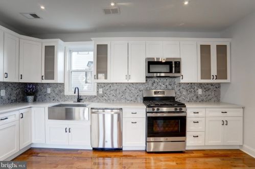 15 Beechwood Ave, Camden NJ  08107-1318 exterior