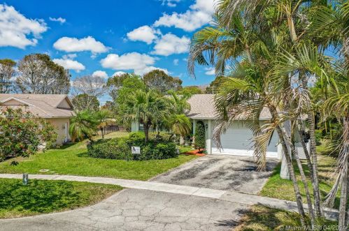 20525 Carousel Cir, Boca Raton, FL 33434-3930