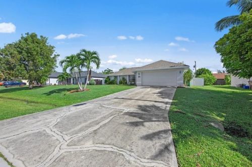 913 29th St, Cape Coral, FL 33904-2927