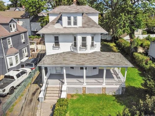 107 Mayflower Ave, New Rochelle, NY 10801-1610