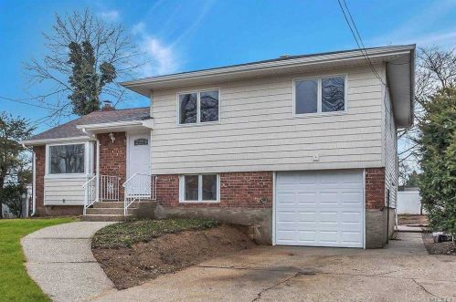 513 Nolting Ave, Babylon, NY 11703-2111