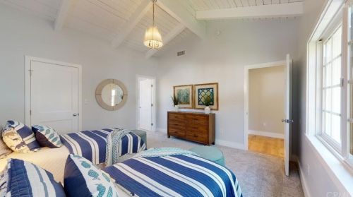 1657 Gates Ave, Manhattan Beach CA  90266-7028 exterior