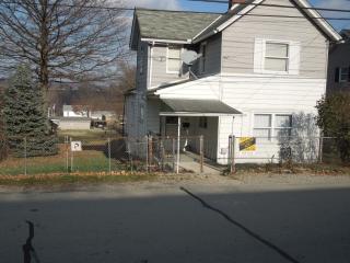 218 Pennsylvania Ave, California, PA 15419-1225