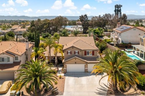 39601 Parkview Dr, Temecula CA  92591-7229 exterior