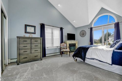 98 Jib Ln, Bricktown NJ  08723-6747 exterior