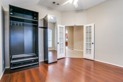 8368 Pipestone Dr, Fort Worth, TX 76137-4964