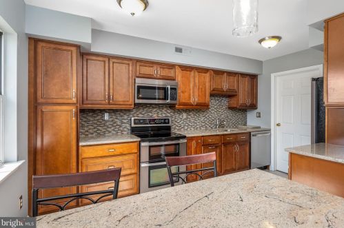 492 Devon Ct, Downingtown PA  19335-4221 exterior