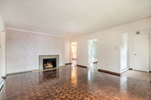 908 Grove St, Mishawaka IN  46545-6054 exterior