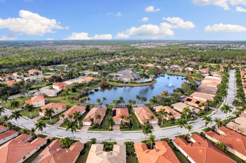 14255 Manchester Cir, Naples FL  34114-7221 exterior