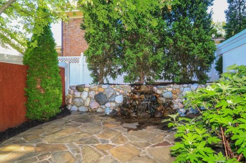 2872 Erie Ave, Cincinnati OH 45227-2735 exterior