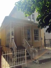 126 Chestnut St, Brooklyn, NY 11208-1404