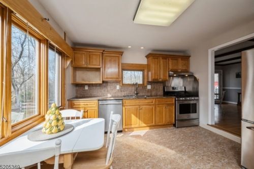 514 River Rd, Annandale NJ  08801-3440 exterior