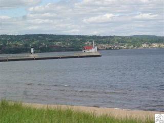 924 Lake Ave, Duluth MN  55802-2406 exterior