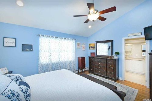 140 10 Ave, Holtsville NY  11742-2312 exterior