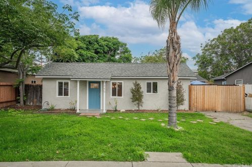 1445 Salina St, Upland CA  91786-8132 exterior