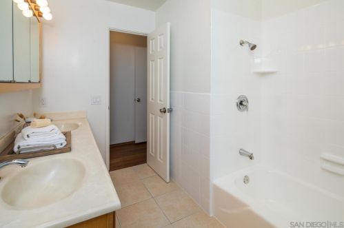 6227 Buisson St, San Diego CA 92122-2246 exterior