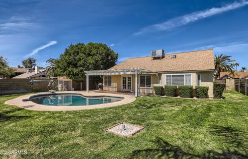 4221 Everett Dr, Phoenix AZ  85032-4777 exterior